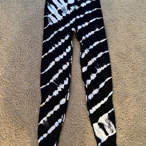 Pink Victoria Secret Black and White Tie Dye Leggings Women's M